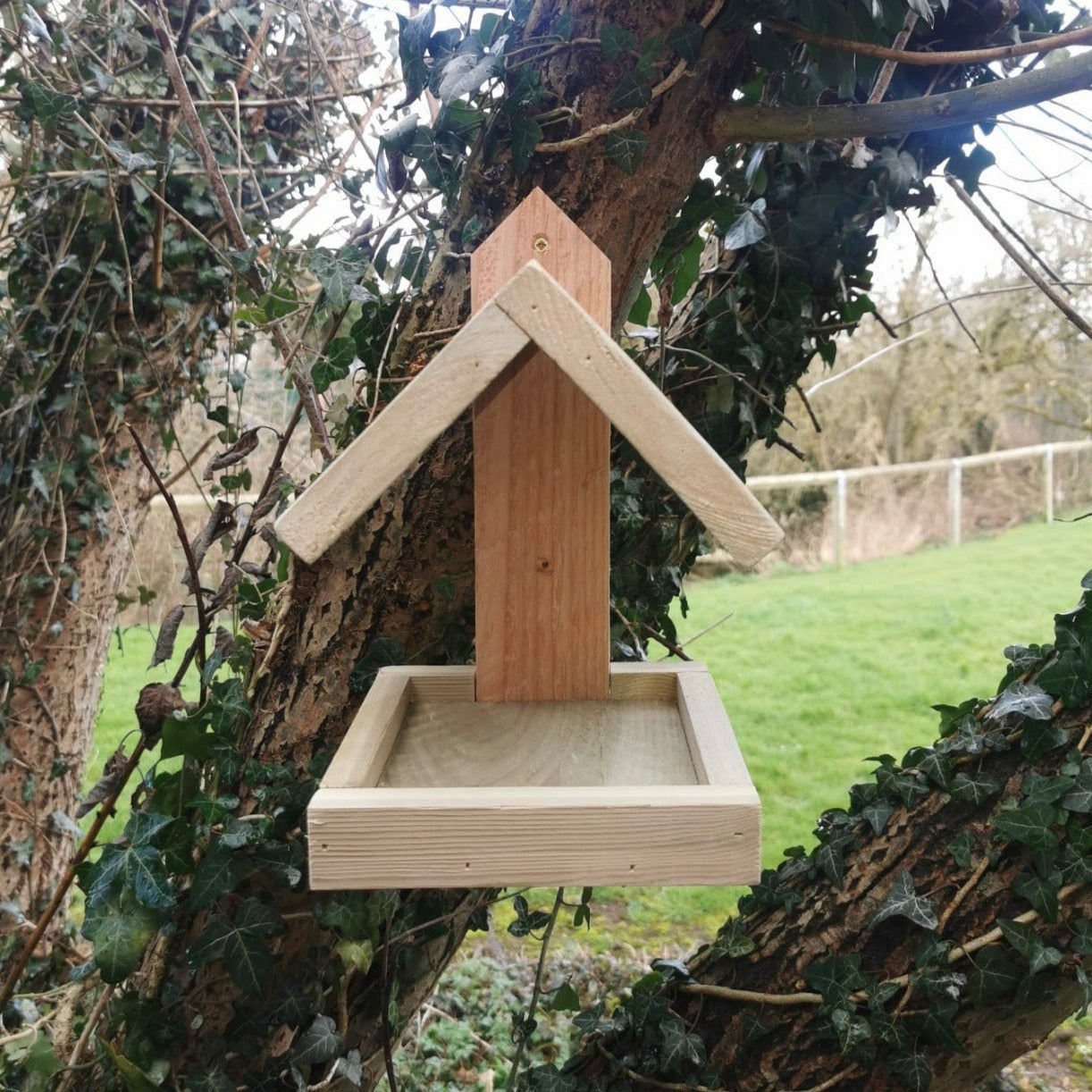 Zeta Fence Bird Table