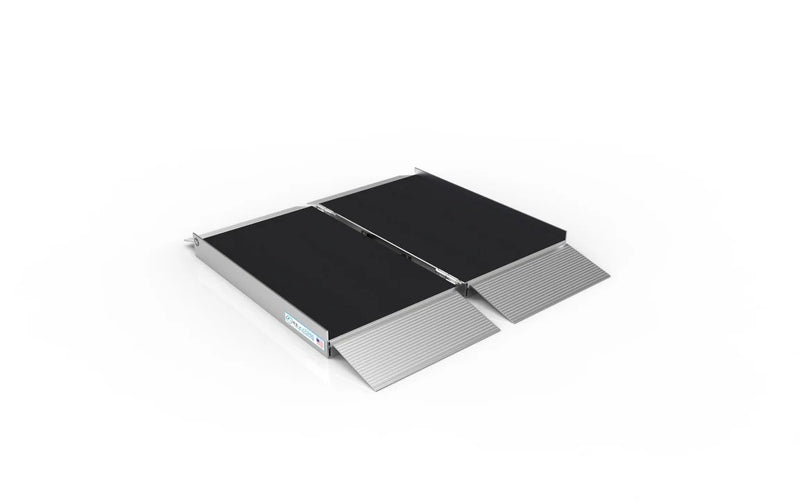 Singlefold Portable Ramp with Slip-Resistant Surface and Self-Adjusting Bottom